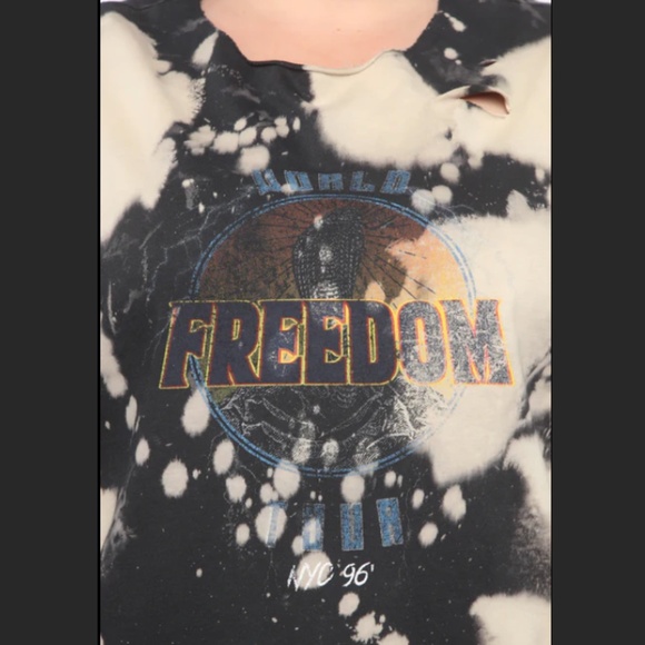 World Freedom Tour Distressed Tee - Picture 3 of 5